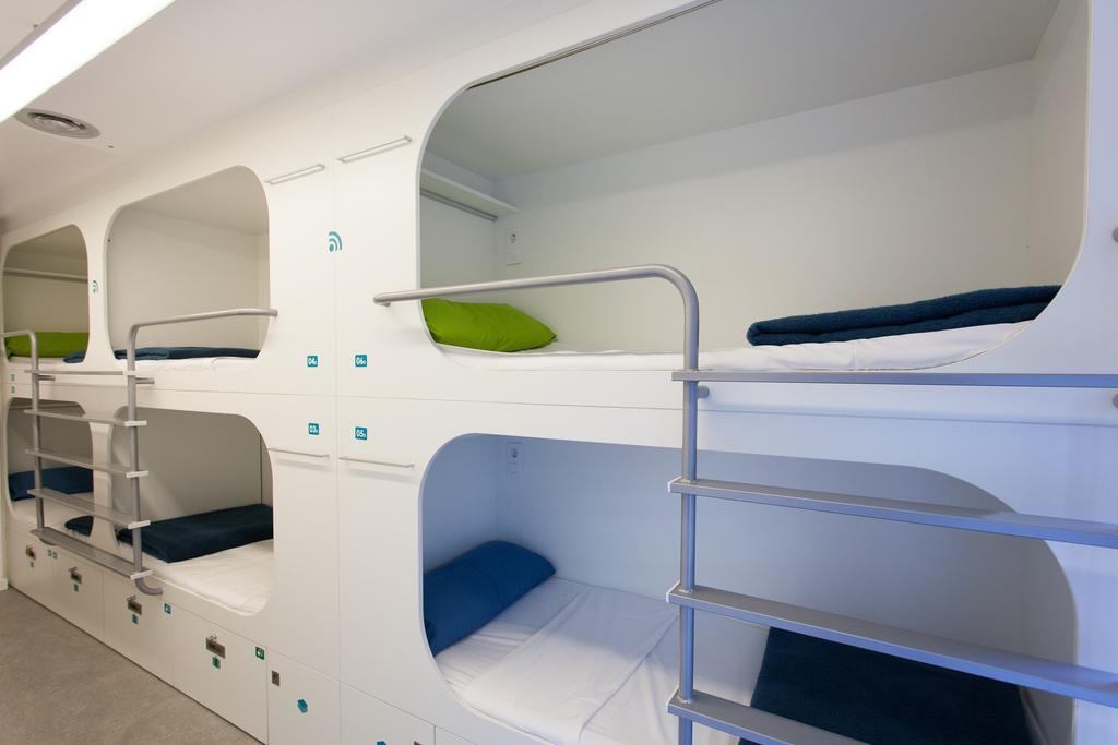 Dream Cube Hostel Barcelona Hostel Beds photo